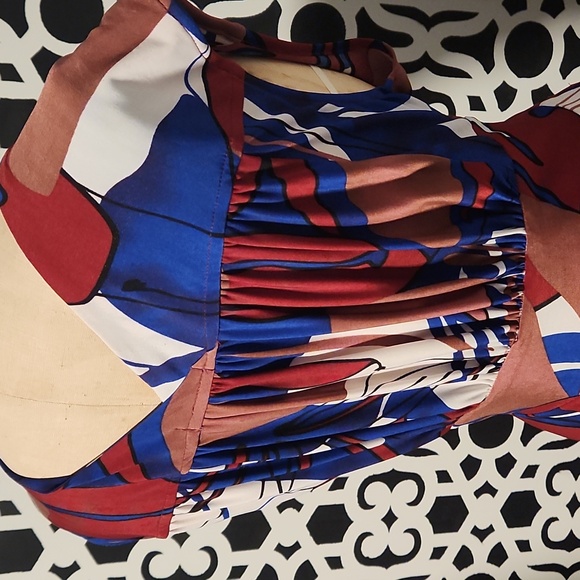 Karina Dresses Red Wine, Blue & White Floral Pattern Faux Wrap Dress -M/L(10-12) - Picture 5 of 7